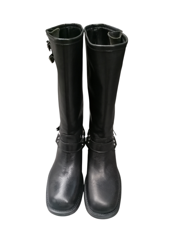 Kammi - Stivali al ginocchio in pelle nero modello Miu Miu - immagine 3