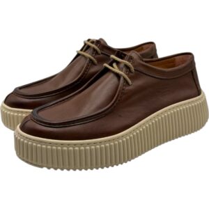 Scarpe uomo modello Wallabee in pelle color cuoio
